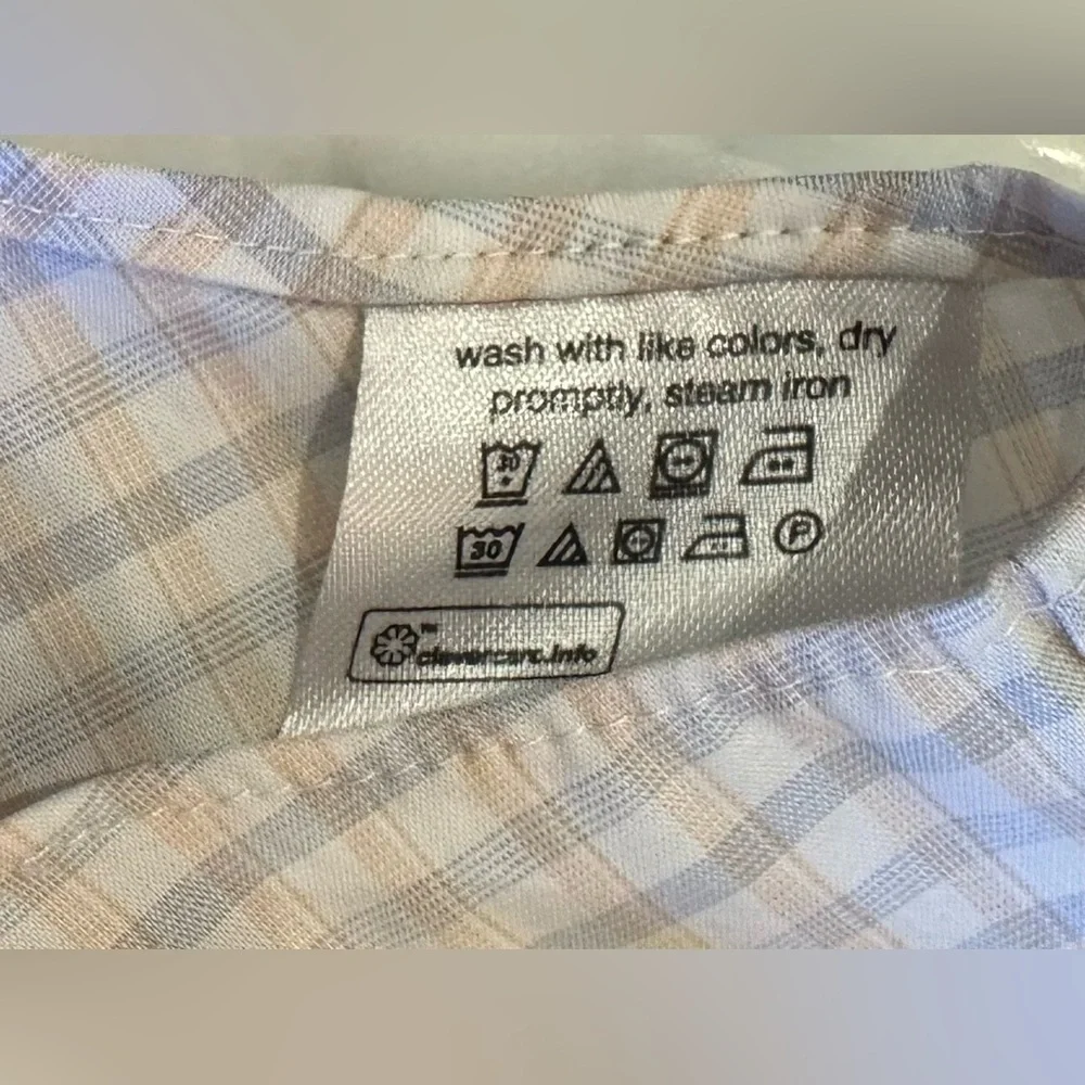 Van Heusen Men's Dress Shirt Slim Fit / Ultra Wrinkle Free - 14-14½ 32/33 Small - Picture 10 of 10